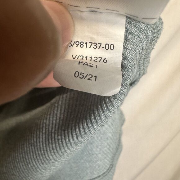 Athleta Women's Top Medium Green Uptempo Ribbed Henley V Neck Long Sleeve Athlet - Picture 9 of 11